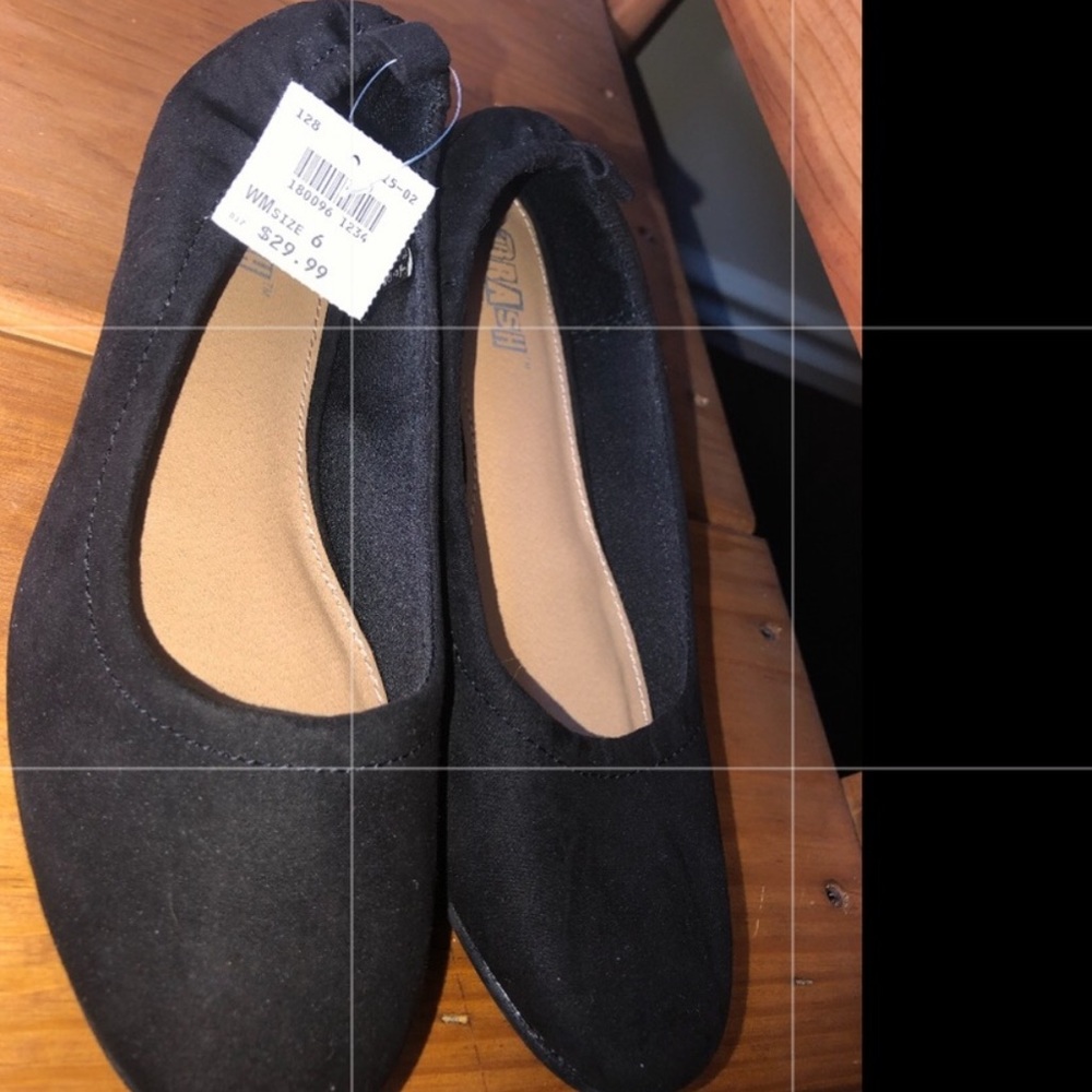 BRAND NEW BLACK FLATS